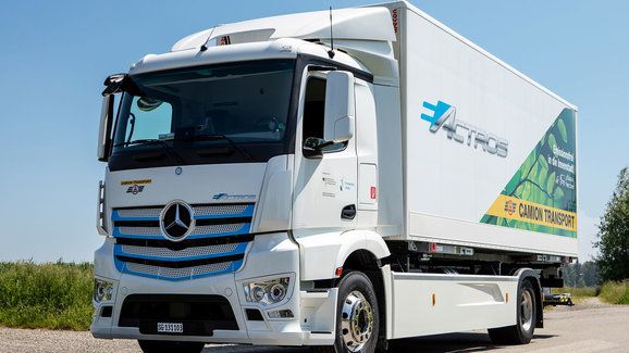 Elektrický Mercedes-Benz eActros míří do služeb společností ve Švýcarsku 