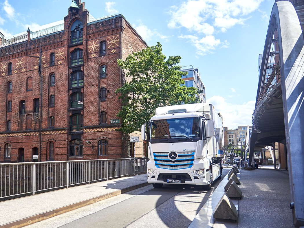 Mercedes-Benz eActros v Hamburku