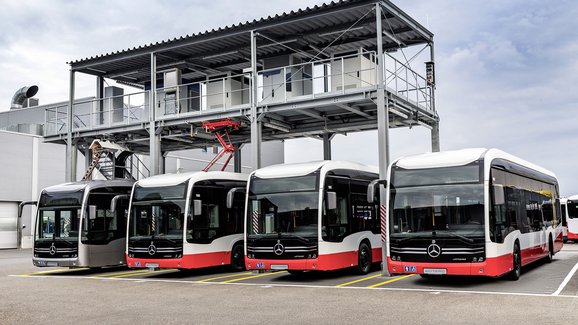 Daimler Buses provedl další krok v oblasti elektrické mobility    