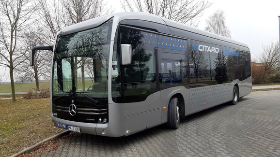 Jezdili jsme elektrickým městským autobusem Mercedes eCitaro