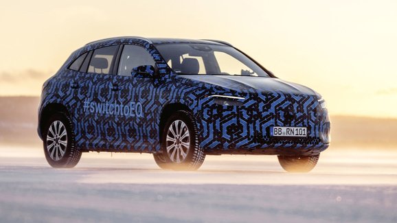 Mercedes-Benz EQA: Elektrické SUV na prvních snímcích, představí se ještě letos