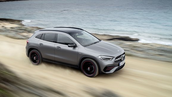 Nový Mercedes-Benz GLA vstupuje na český trh. Základ se vejde do milionu
