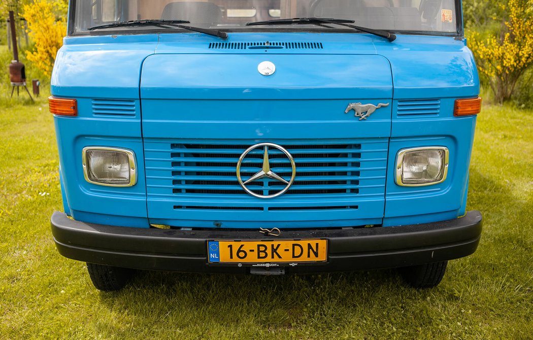 Mercedes-Benz L407D