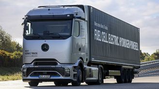 Mercedes-Benz pro náklaďáky věří vodíku. Nová generace ho skladuje kapalný Mercedes-Benz pro náklaďáky věří vodíku. Nová generace ho skladuje kapalný
