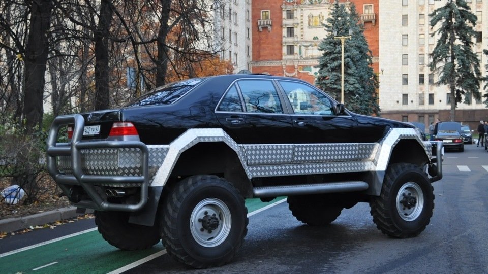 Mercedes-Benz S500 Monster Truck