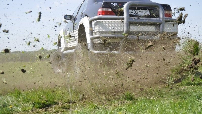 Mercedes-Benz S500 Monster Truck