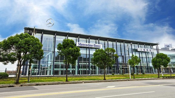 Mercedes-Benz zruší až 20 % dealerství, vsadí na přímý a on-line prodej