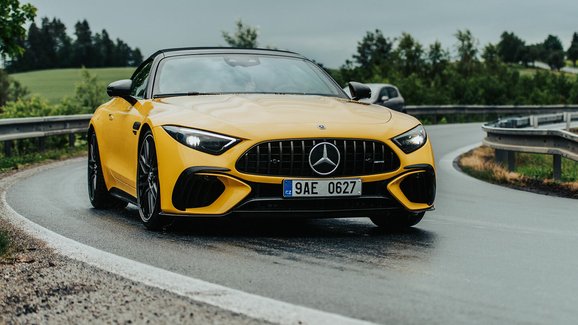 První svezení Mercedesem-AMG SL v Česku: Úsměv na tváři za jakéhokoliv počasí