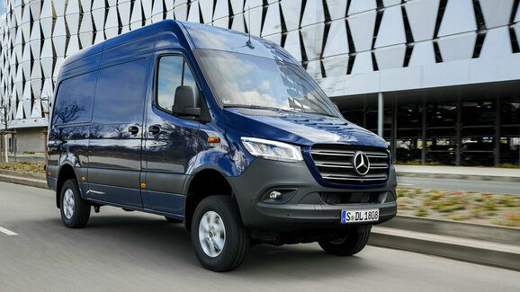 Za volantem nového Mercedesu Sprinter: Nová elektrika a skvělá zrcátka