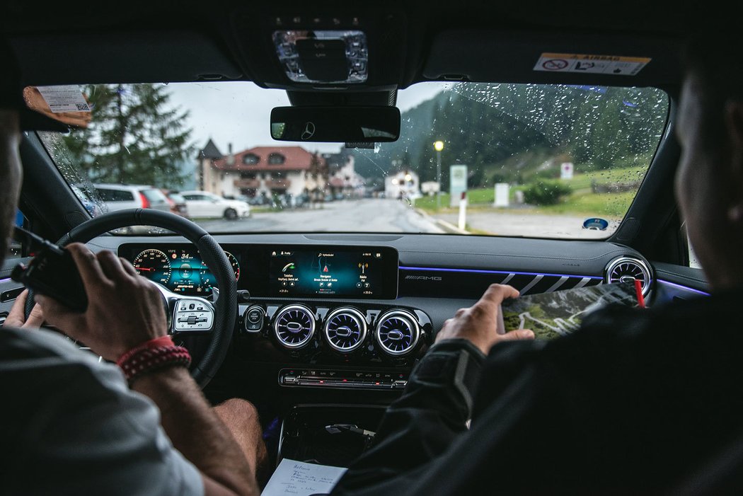 Mercedes-Benz v průsmyku Stelvio