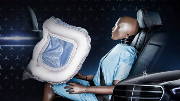 Nový Mercedes třídy S nabídne čelní airbag i pro zadní sedadla