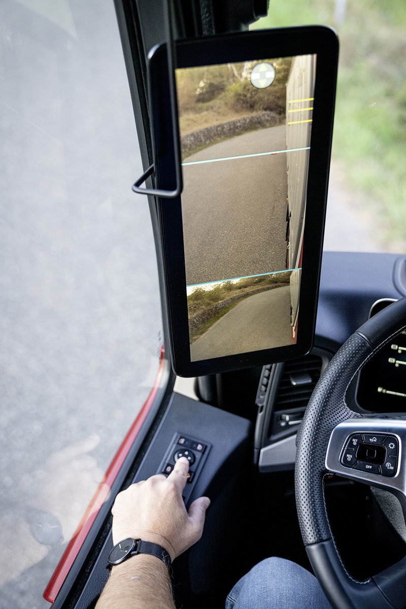 Mercedes-Benz Trucks MirrorCam