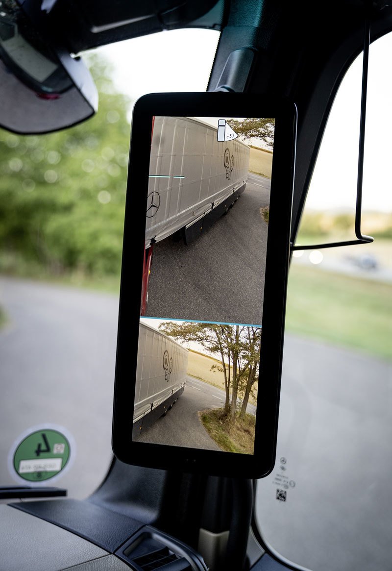 Mercedes-Benz Trucks MirrorCam