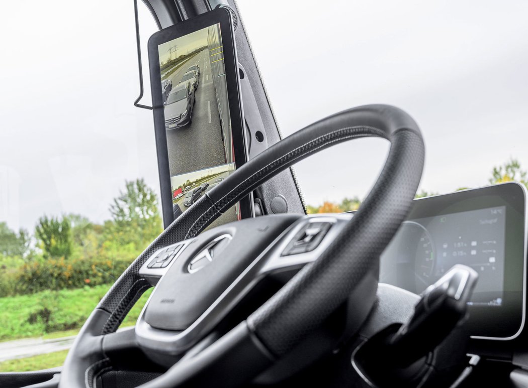 Mercedes-Benz Trucks MirrorCam