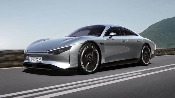 Mercedes Vision EQXX: Studie nezvykle aerodynamického elektromobilu láká na dojezd přes 1000 km