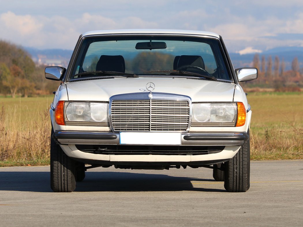 Mercedes-Benz W 123 240 D