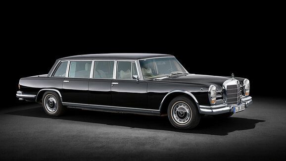 Miláček diktátorů slaví 60 let. Mercedes-Benz 600 „Grosser“ se představil v září 1963