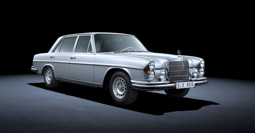 Mercedes-Benz W109