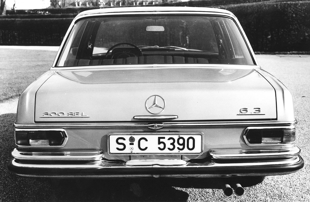 Mercedes-Benz W109