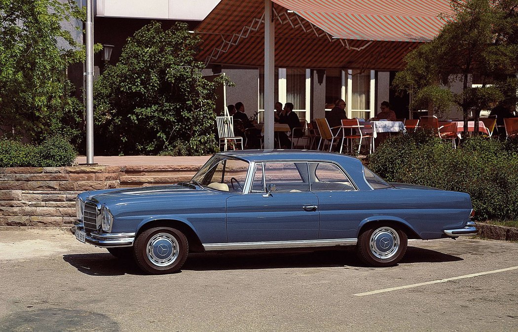 Mercedes-Benz W111 Coupe