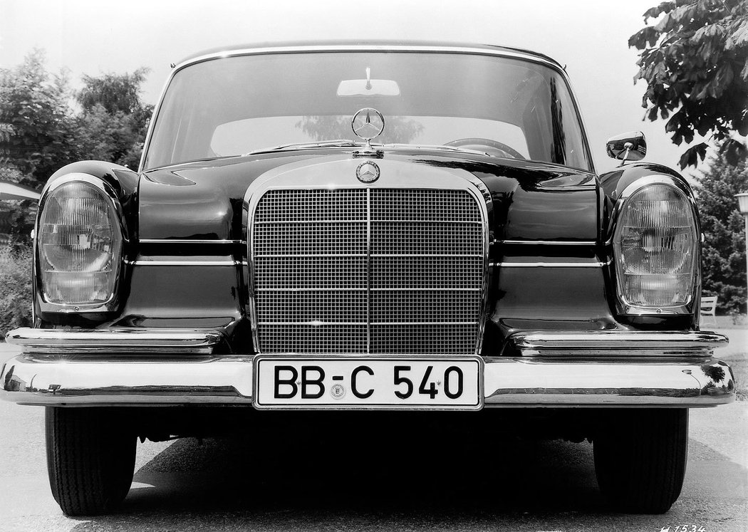 Mercedes-Benz W111