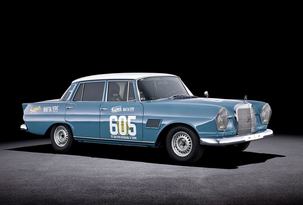 Mercedes-Benz W111