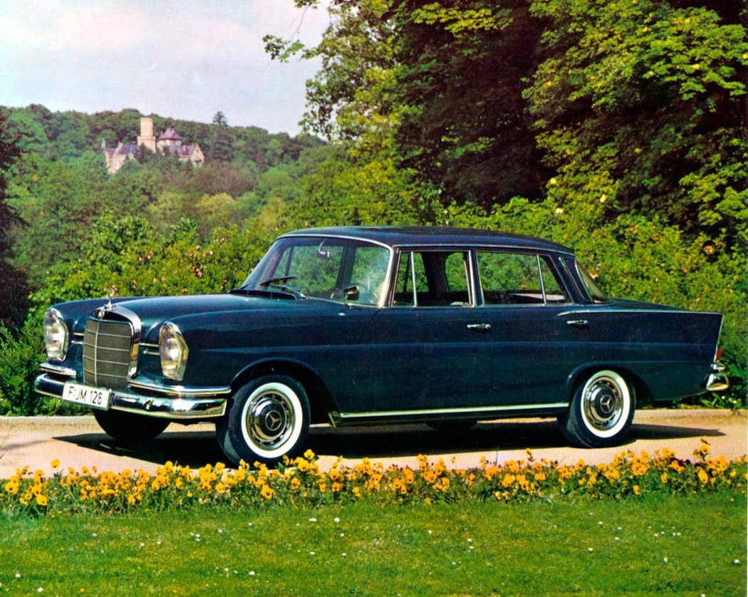 Mercedes-Benz W111