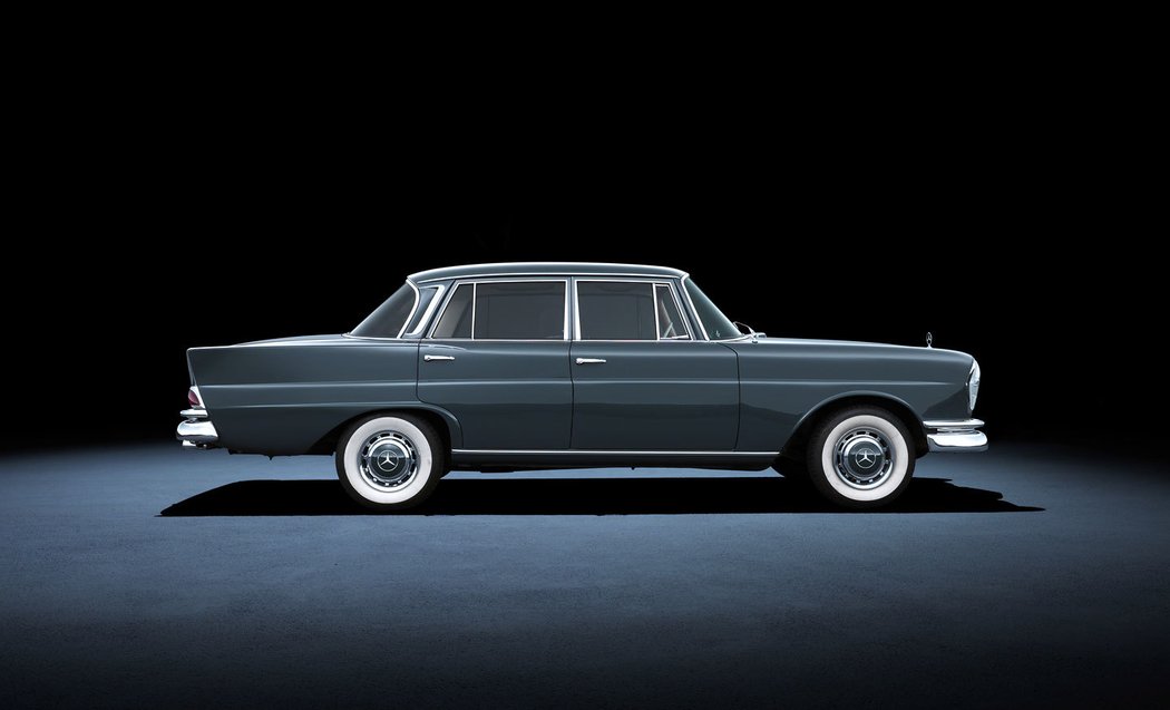 Mercedes-Benz W111