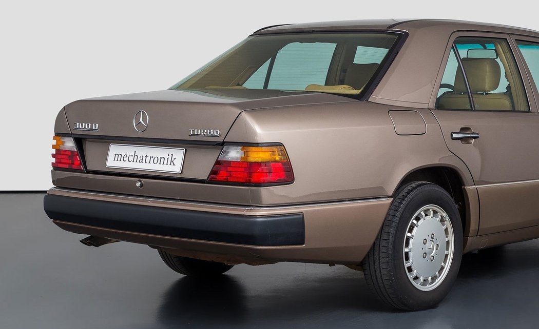 Mercedes-Benz W124