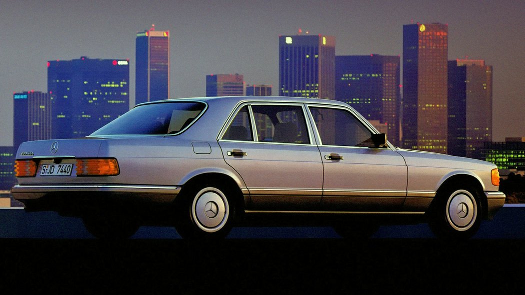 Mercedes-Benz 300 SEL (1985)