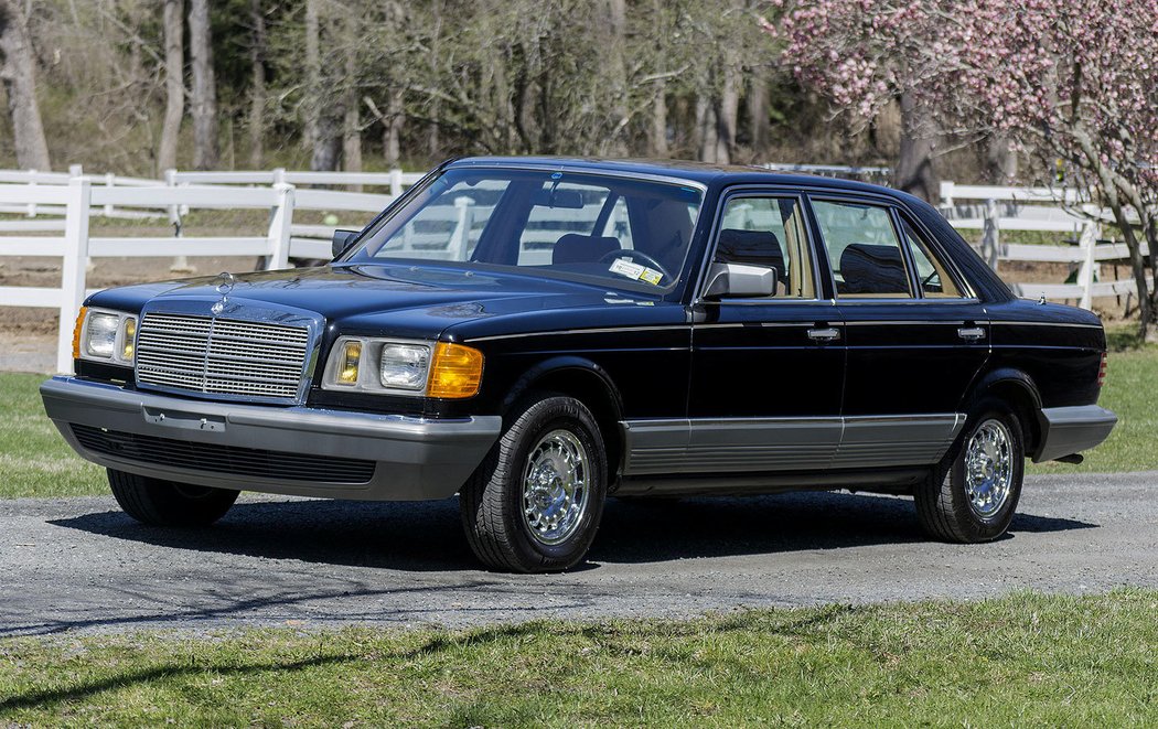 Mercedes-Benz 380 SEL (1982)