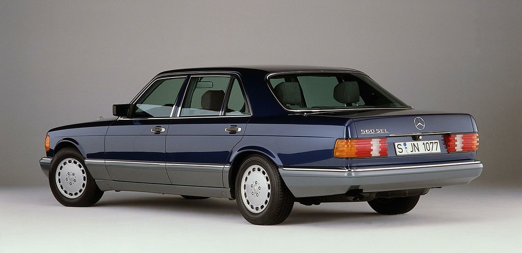 Mercedes-Benz 560 SEL (1985)