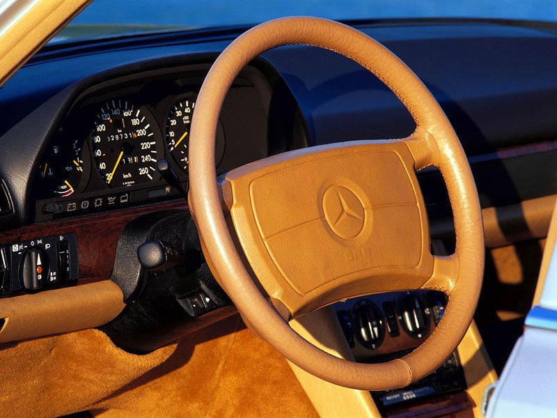 Mercedes-Benz W126 (1979)
