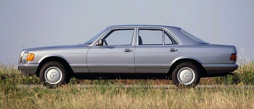 Mercedes-Benz W126 (1979)