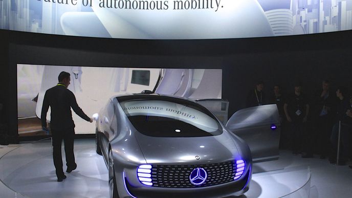 Autonomní Mercedesy uchrání řidiče za každou cenu