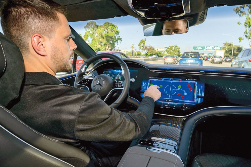 Mercedes se systémem autonomního řízení Drive Pilot