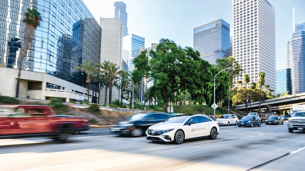 Mercedes se systémem autonomního řízení Drive Pilot