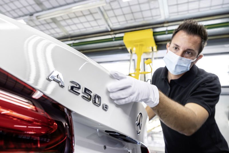 Mercedes-Benz rozšiřuje nabídku plug-in hybridů