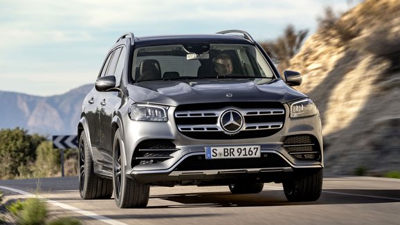 Nový Mercedes-Benz GLS míří do prodeje. Kolik stojí třída S do terénu?