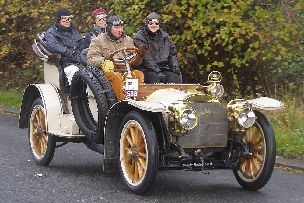 Typ Mercedes Simplex 1904 v provedení Phaeton při závodě veteránů z Londýna do Brightonu, pořádaného v roce 2008