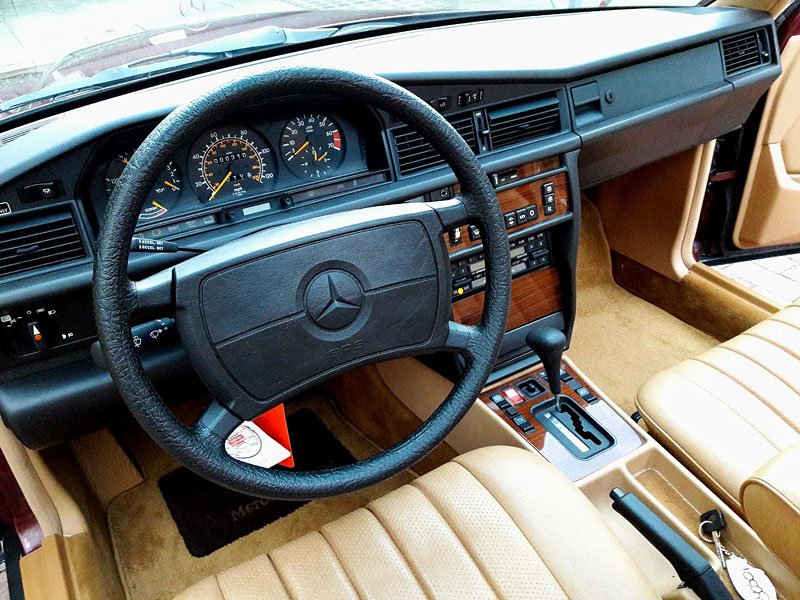 Mercedes-Benz 190 E 2.3
