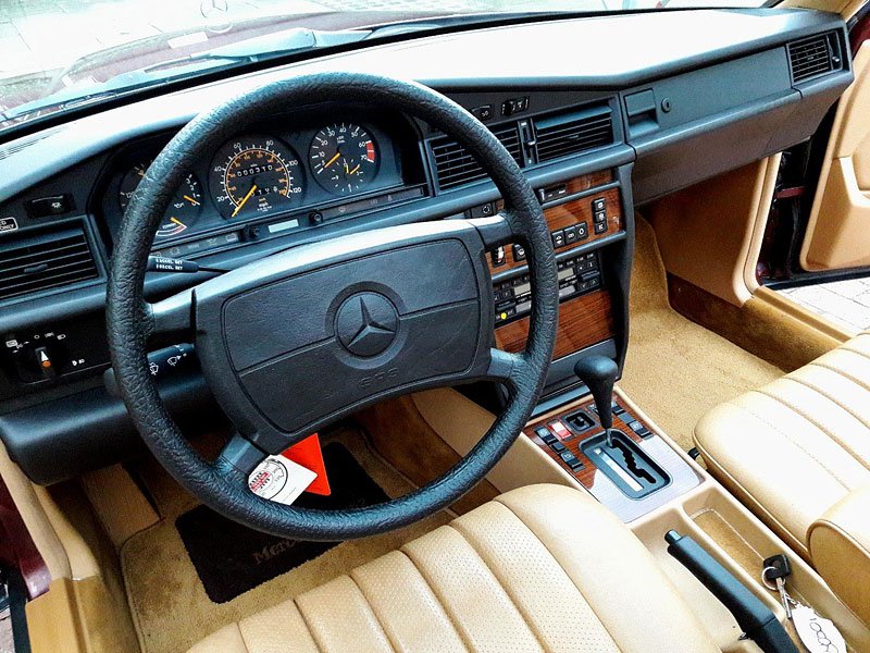 Mercedes-Benz 190 E 2.3