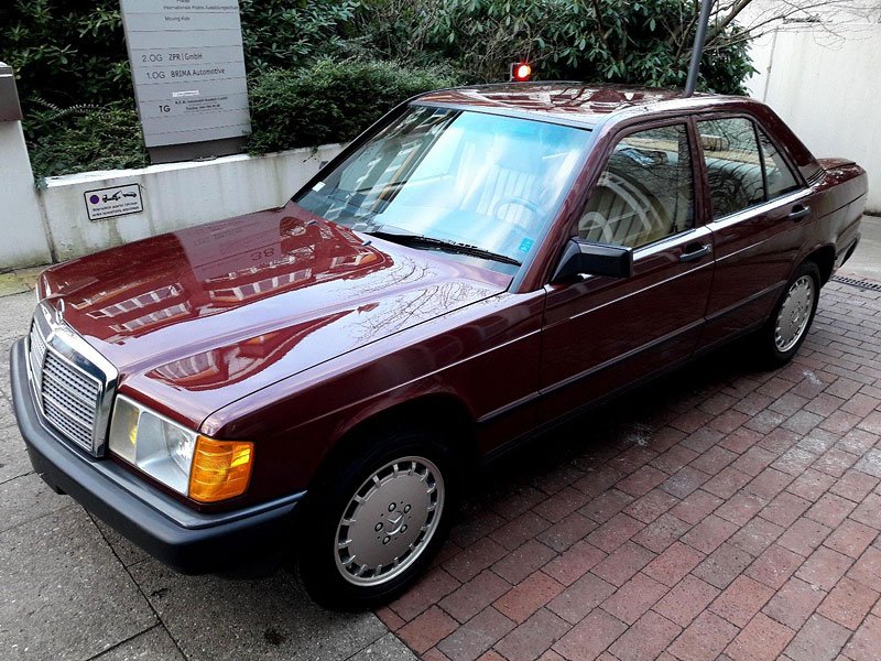 Mercedes-Benz 190 E 2.3