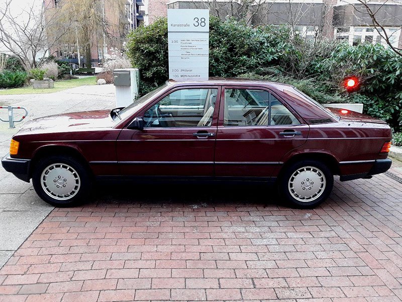 Mercedes-Benz 190 E 2.3