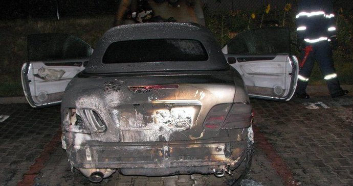 Mercedes Benz lehl popelem