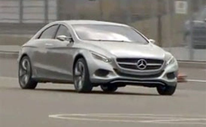 Video: Mercedes-Benz F800 Style – Projížďka s konceptem