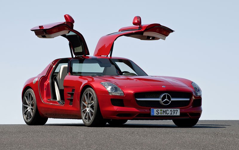 Mercedes-Benz SLS