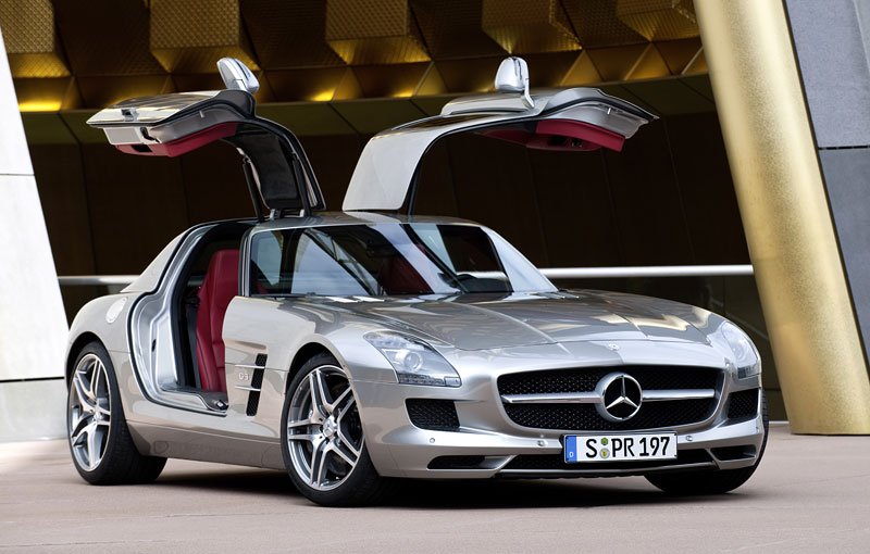 Mercedes-Benz SLS