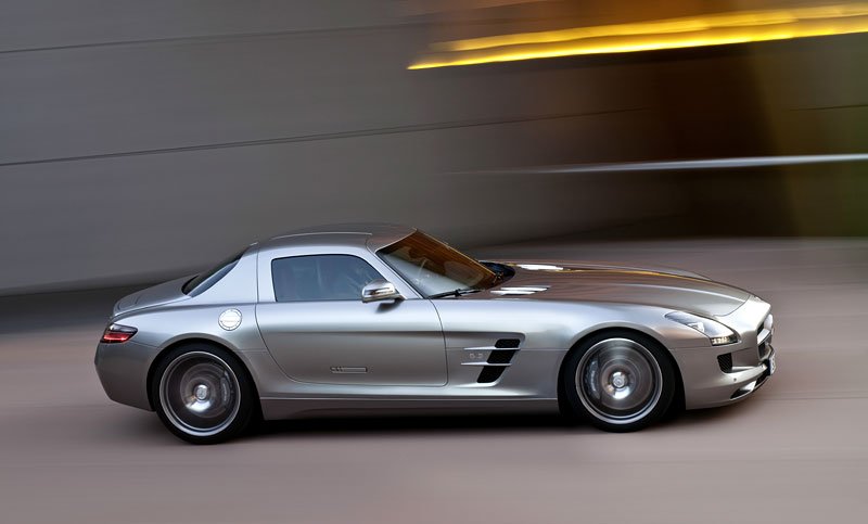 Mercedes-Benz SLS