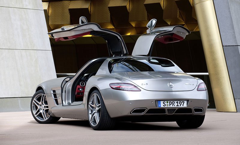 Mercedes-Benz SLS